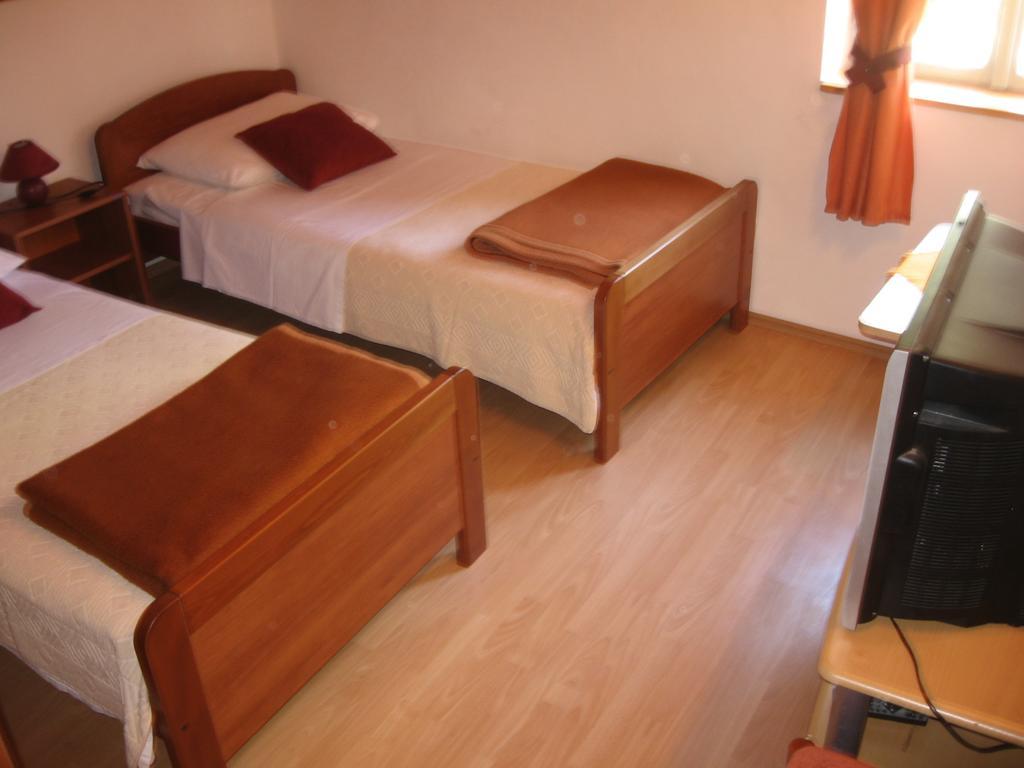 Apartments Darinka Skradin Ruang foto
