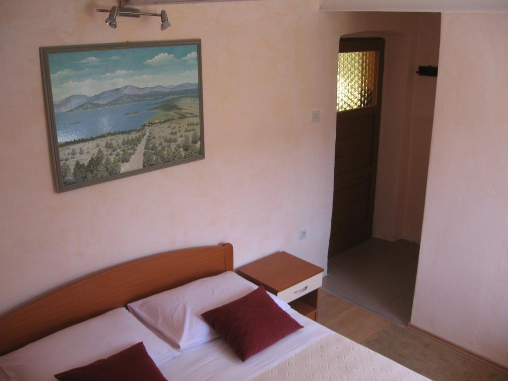 Apartments Darinka Skradin Ruang foto