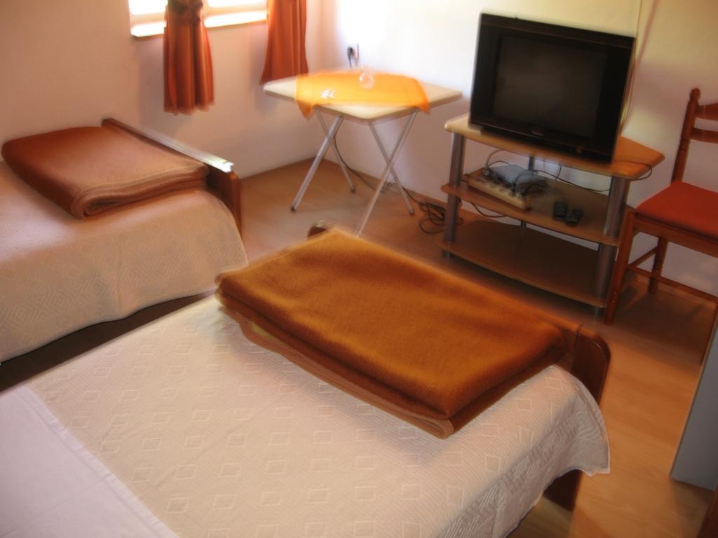 Apartments Darinka Skradin Ruang foto