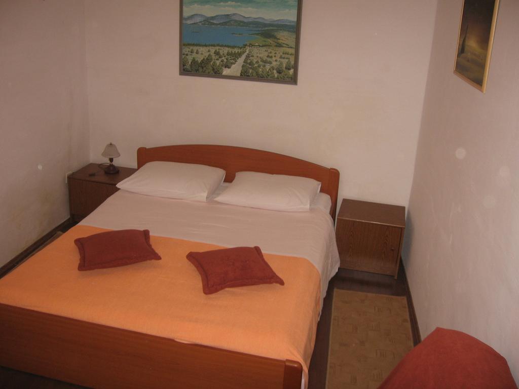 Apartments Darinka Skradin Ruang foto