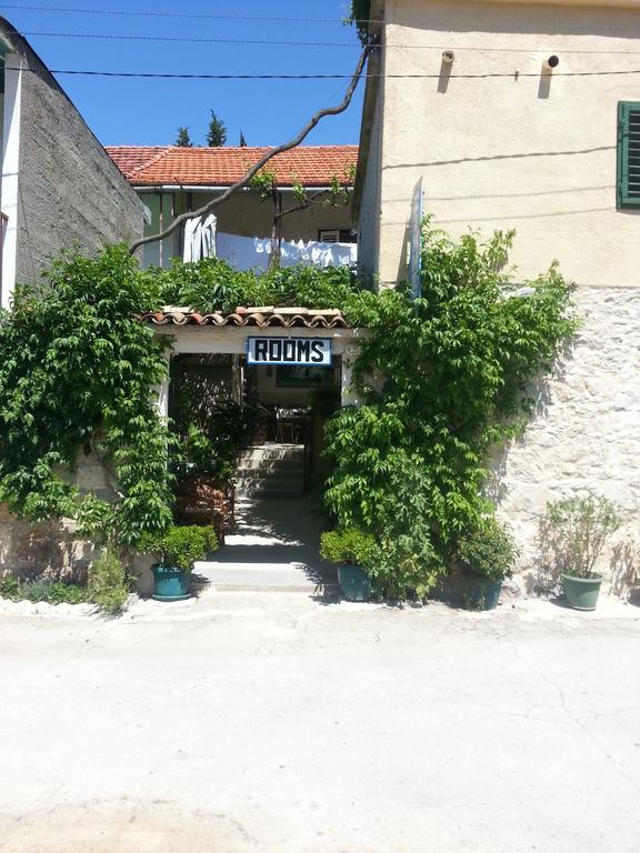Apartments Darinka Skradin Ruang foto